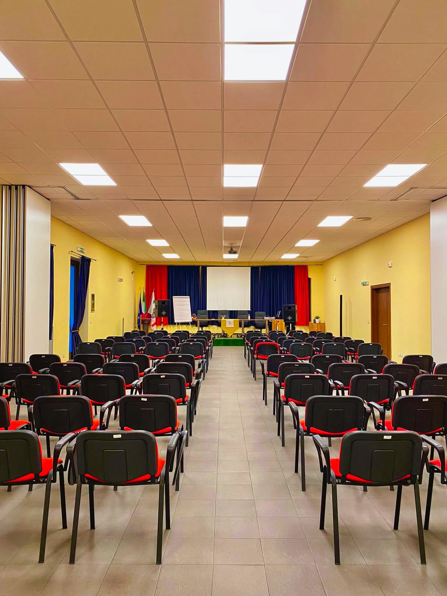 sala congressi sala lettura meeting unite Copia